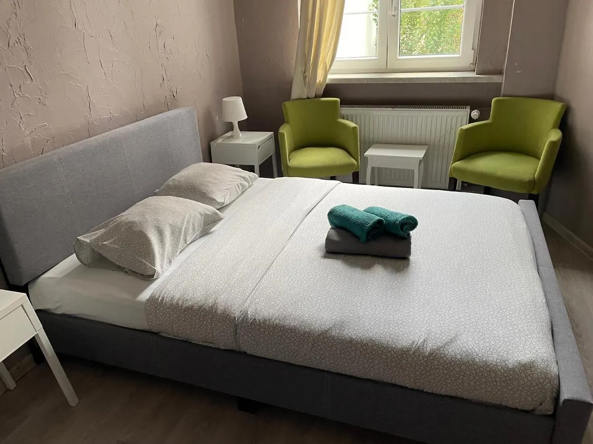 Lullaby Private Rooms Poznań 0*,  Polska